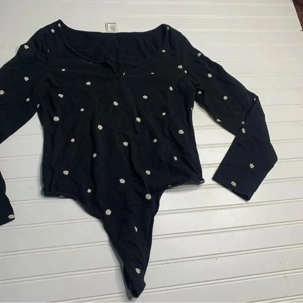 Victorias Secret Pink Long Sleeve Bodysuit Daisy - Picture 5 of 9